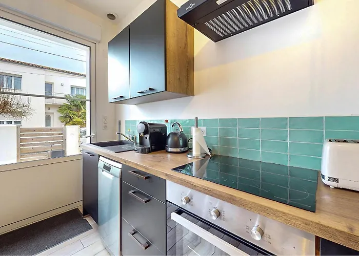 Дом отдыха Lovely In With Wifi *